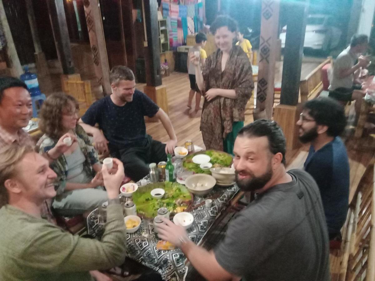 Truong Huy Homestay Mai Châu Esterno foto